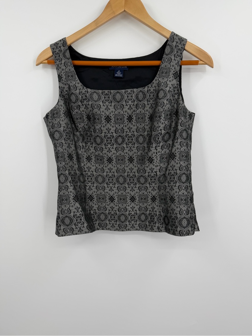 Ann Taylor Size 4 100% Silk Sleeveless Top Gray Black Paisley Print Lined